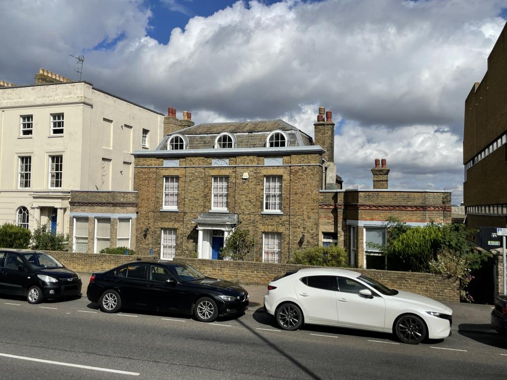 Lot: 69 - PERIOD OFFICE PREMISES WITH POTENTIAL FOR CONVERSION - 